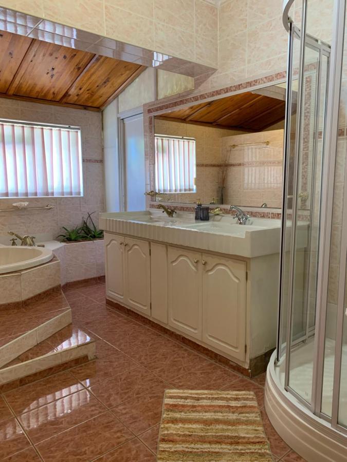 The Little Hideaway Guesthouse ステレンボッシュ エクステリア 写真